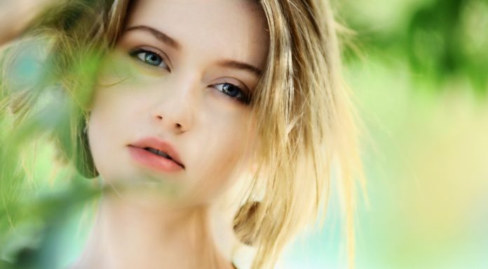 3 Tricks for Making Your Face Look Younger