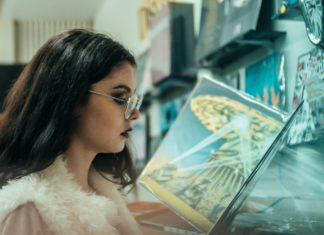 3 Books Every Fashionista Needs