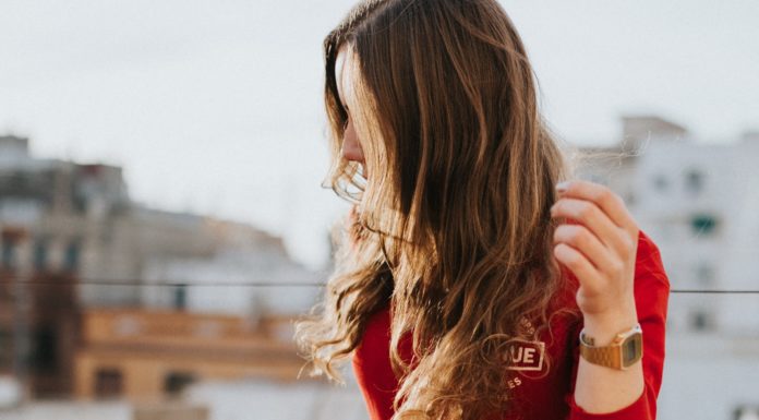 How to Keep Your Hair Clean and Voluminous Longer