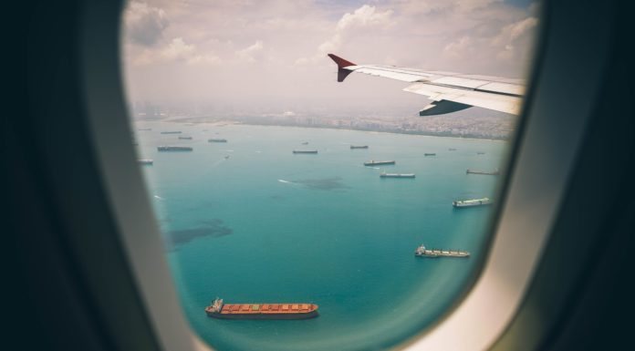 Food and Drink to Avoid on a Plane