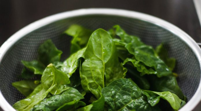 Women, Here’s what Experts Recommend you Eat More