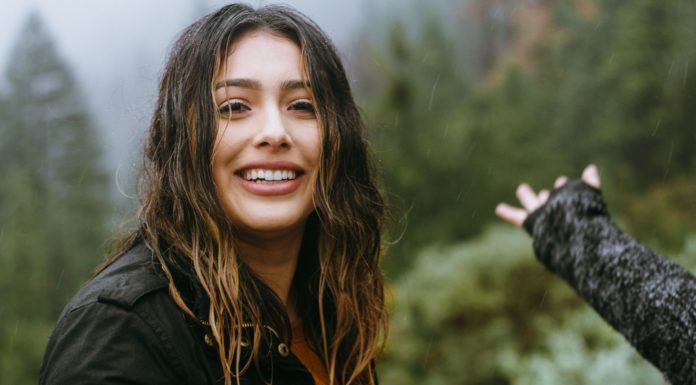 True or False: Can you get sick from going outside with wet hair?
