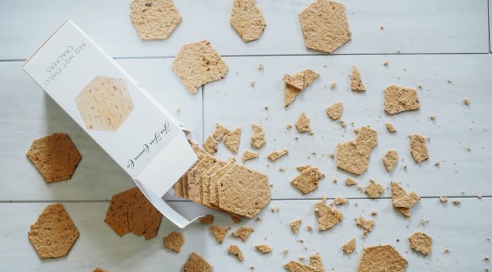 Healthy Snacks You Should Keep in Your Desk