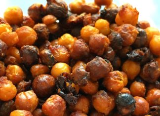 These Sriracha Roasted Chickpeas Are Irresistible