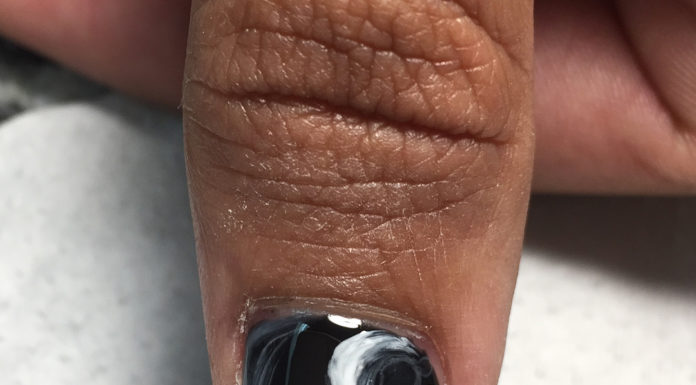 Another Weird Manicure Trend: Ultrasound Nails