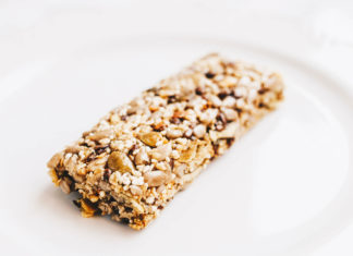 How to Find a Nutritious Protein Bar