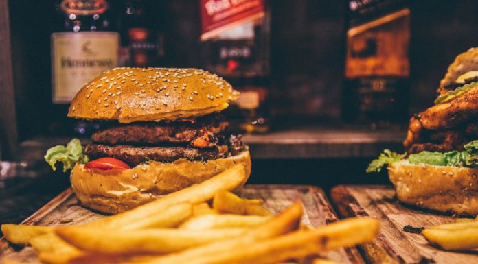 We’ve All Fallen for these Myths About Fast Foods