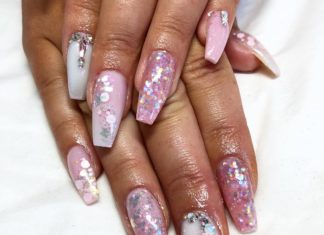 How to Easily Remove Glitter Nail Polish