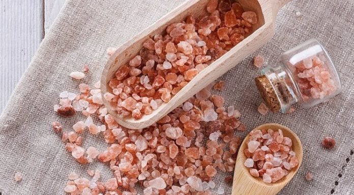 How to Use Himalayan Salt in Your Beauty Routine