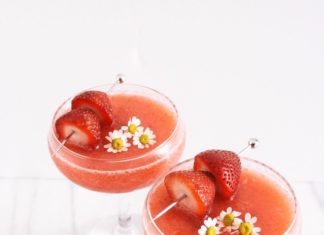 Here’s the Recipe for Frosé, the Ultimate Summer Drink