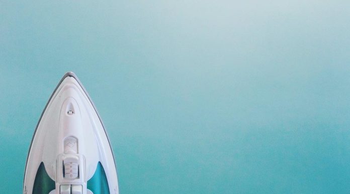 4 Mistakes You’re Making While Ironing Clothes