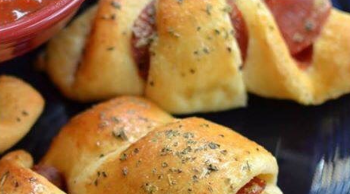 Here Are 4 Ways To Use A Single Can Of Crescent Rolls