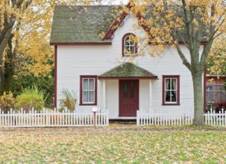 Ways to Make a Small Yard Feel Bigger