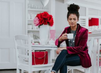 Blazer and Jeans is Your Perfect Business Casual Look For Fall
