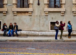 How to Meet Locals While You Travel