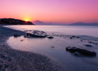 These Greek Islands Are Gorgeous, Visit Them Before They Become Too Popular
