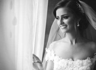 Romantic Hairstyles For a Fall Wedding