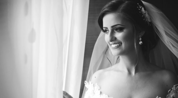 Romantic Hairstyles For a Fall Wedding