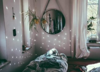 3 Tips for Bringing Mirrors into Your Home