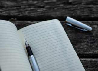 Use Pen and Paper to Easily Declutter Your Brain