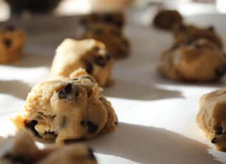 You Can Make This Trendy Edible Cookie Dough at Home!