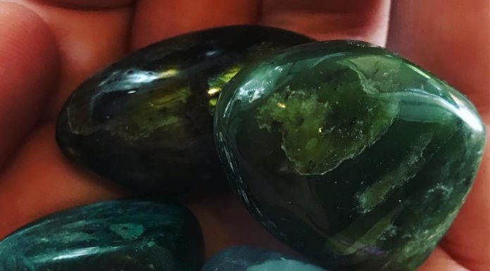 5 Reasons to Use Feng Shui Crystals in Your Home 5 Reasons Why To Use Feng Shui Crystals In Your Home