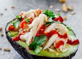 This Spicy Tuna Avocado Recipe is the Best Snack This Spicy Tuna Avocado Recipe Is The Best Snack