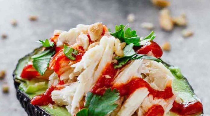 This Spicy Tuna Avocado Recipe is the Best Snack This Spicy Tuna Avocado Recipe Is The Best Snack