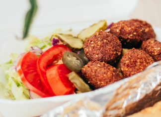 Delicious Street Food to Try in Israel