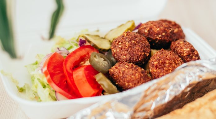 Delicious Street Food to Try in Israel