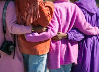 8 Thoughtful Gifts to Cheer Up Your Heartbroken Gal-pal