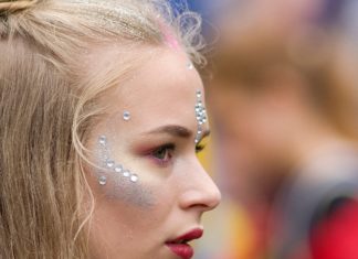 Put On A Bold Face For New Years Eve