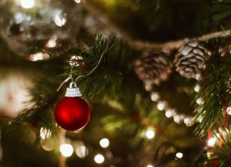 Keeping Your Christmas Lights Up Could Be Good For Your Mental Health