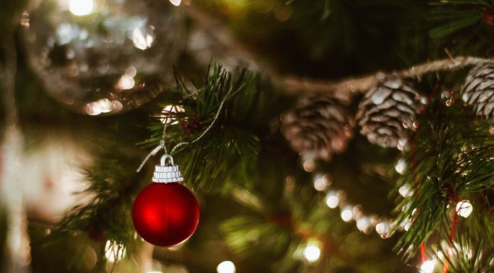 Keeping Your Christmas Lights Up Could Be Good For Your Mental Health