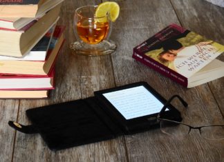 Battle of the Paper Books vs. E-Readers