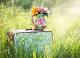 Creative and Practical Ways To Decorate Your Suitcase