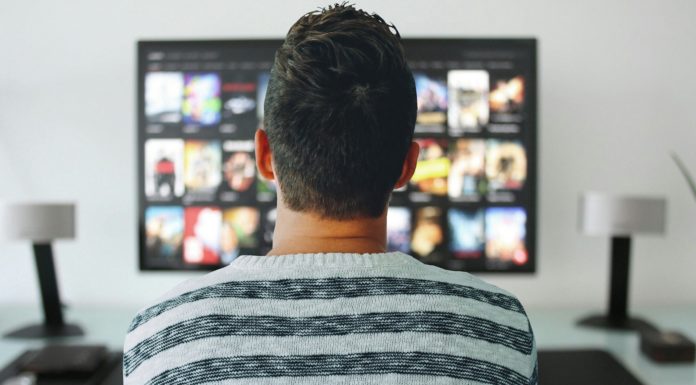 How to Stay Fit While Binge-Watching Netflix