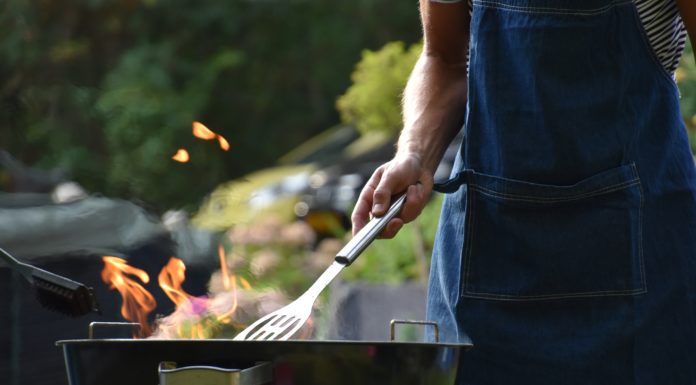 These Tricks Will Help You Get a Clean Grill in Only Minutes