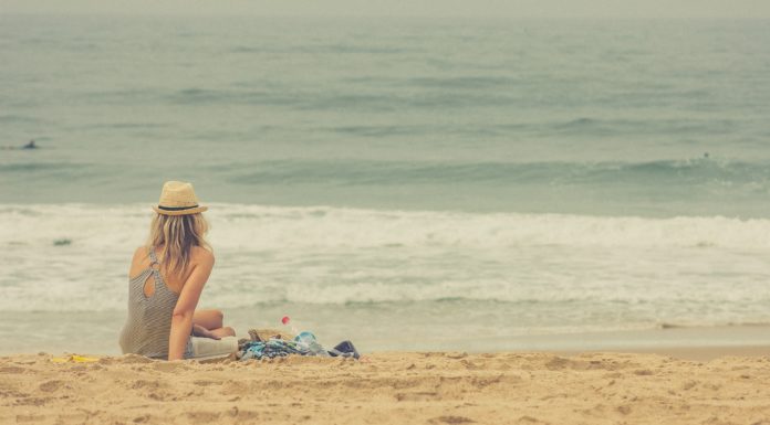Can You Wear Makeup at the Beach?