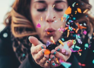 Confetti Nails Are The Coolest Summer Trend Right Now