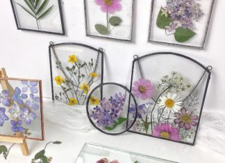 Tiny Framed Herbariums Are The Perfect Gift For Flower Lovers