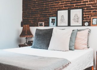 Why You Should Consider Sleeping On A Silk Pillowcase