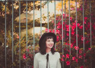 Flawless Makeup Looks: Tips From French Girls