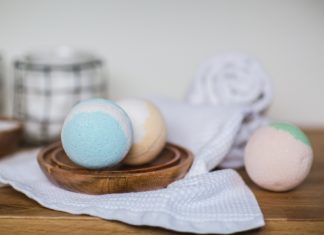 Colorful DIY Bath Bombs