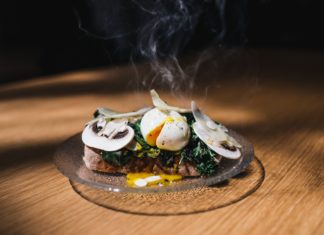 This is the Secret to Perfectly Poaching an Egg