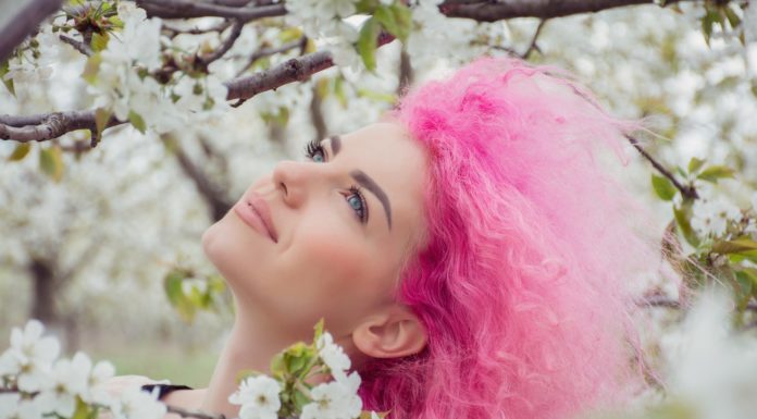 Neon, the Trend That is Here to Stay This Summer