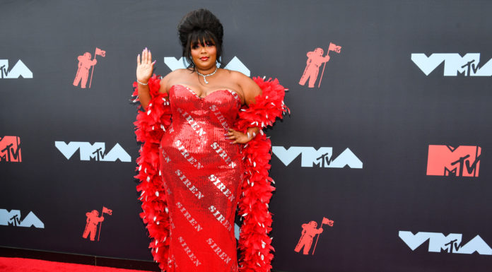 Lizzo Works Out to Have Her “Ideal Body Type:” Here’s What She Does