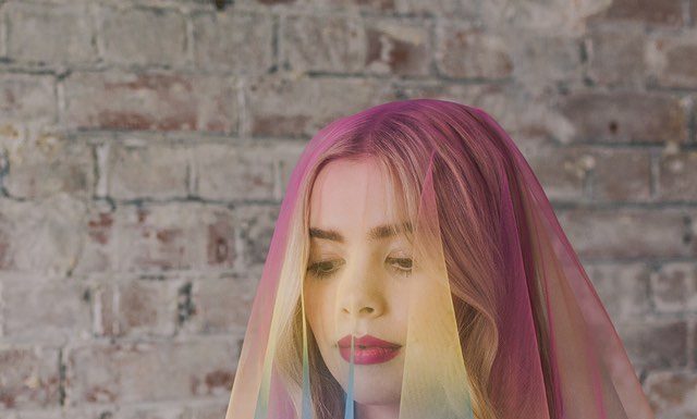 Add a Stamp of Your Personality on Your Wedding Day With These Rainbow Veils