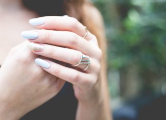 Press-On Nails Comeback: Fake Nails That Look So Real