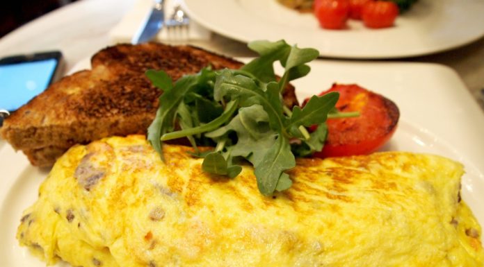 Quick Lunch Meal Prep: Cheesy Omurice